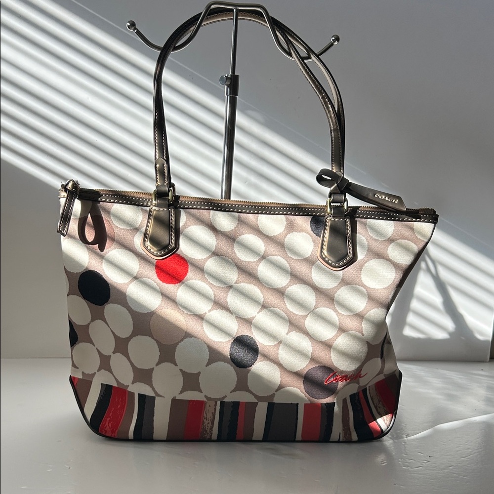 Coach Poppy Polka Dot and Striped Shoulder Tote Bag With Patent Leather NWOT